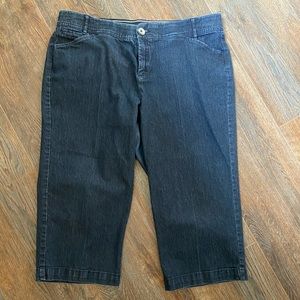 Avenue Easy Waist denim cropped capri pants